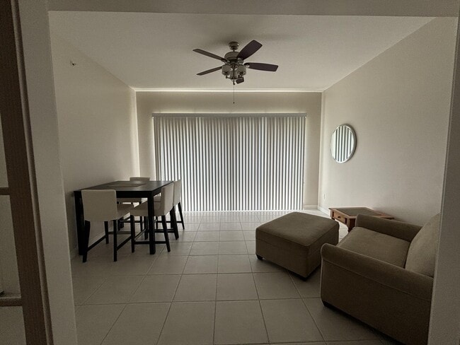 Photo - 10 Harbour Isle Dr E Unit 302