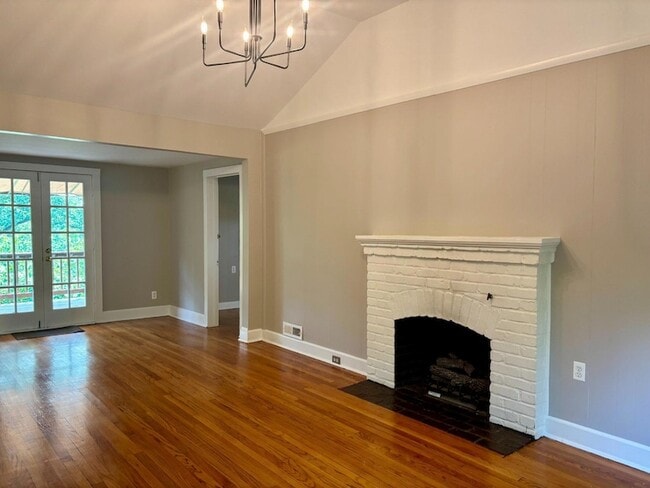 Photo - 155 Ridgeway Cir