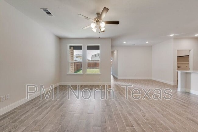 Photo - 717 Amenduni Ln