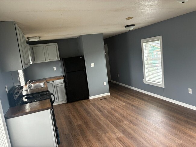 Photo - 539 Market St