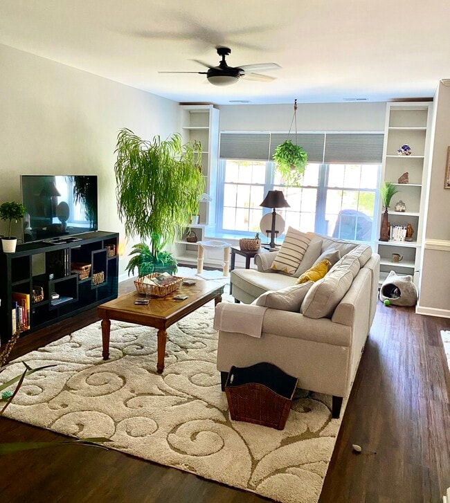 Building Photo - 4556 Beacon Hill Dr Rental