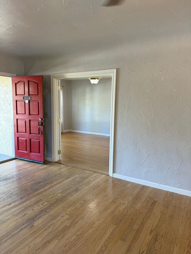 Photo - 3-bedroom, 2-bathroom home located in the ...