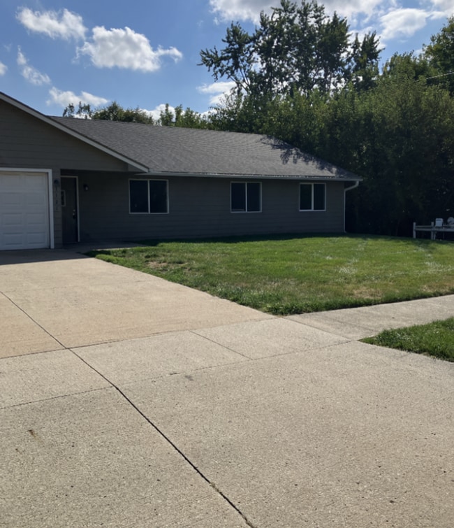 Photo - 3 Bedroom Home for rent in Newton, IA Unit 1121 S. 17th Ave W.