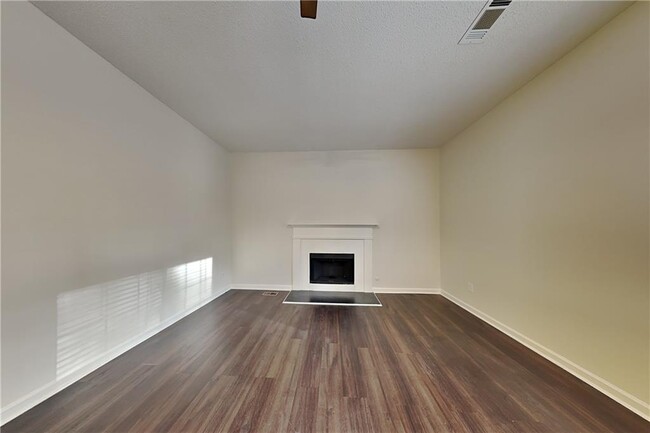 Photo - 7045 Treeline Dr