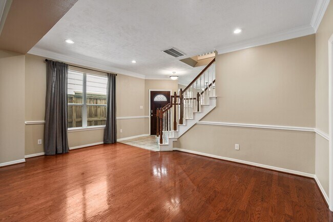 Photo - 4223 Rose St