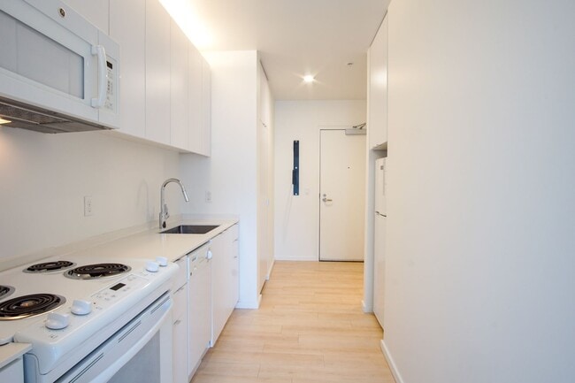 Photo - Buckman 2nd Floor Urban 1 Bdr with D/W & Washer/Dryer! Unit 203