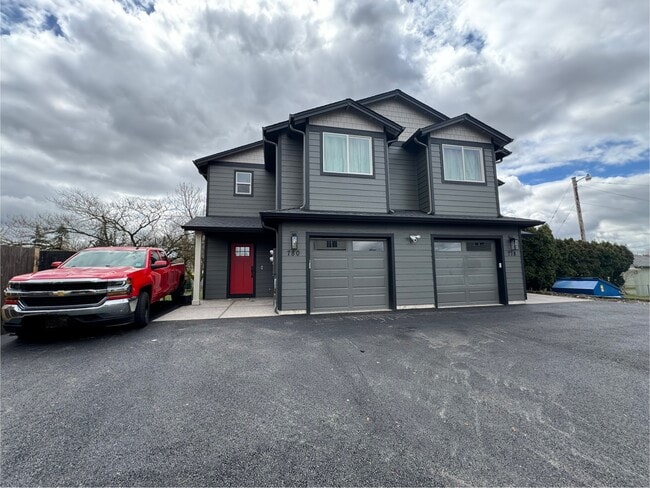 Building Photo - 778 E Jefferson St