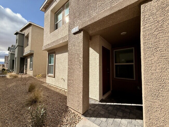 Photo - 3 BED 2.5 BATH 2 CAR GARAGE TOWNHOUSE W/ LOFT FOR RENT!!!