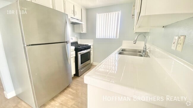 Building Photo - 662 W 12th St Unit 104A Rental
