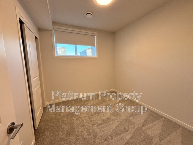 Photo - 45 Creekview Mnr SW