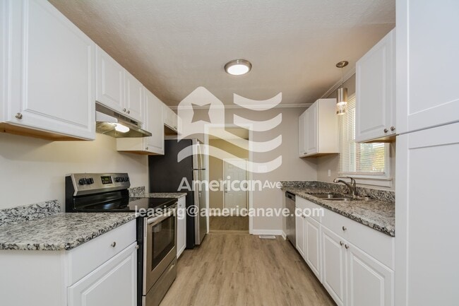 Photo - 185 Sandclay Dr