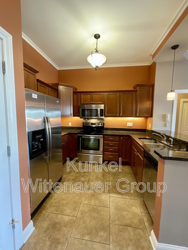 Photo - 102 S Richland St