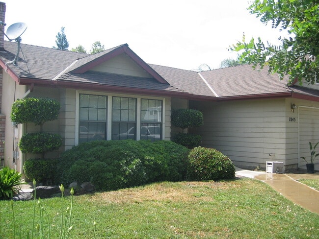 Building Photo - 1845 N Selina Ct Rental