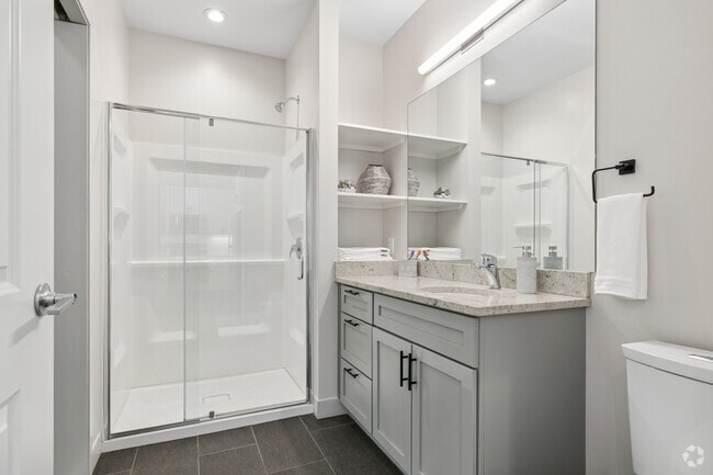 1BD, 1BA - 698SF - Bathroom