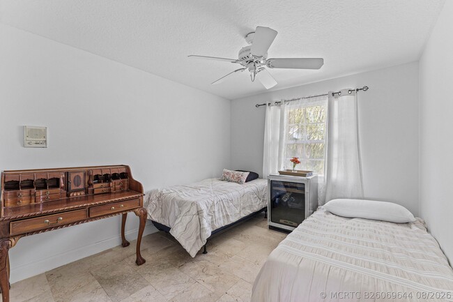 Photo - 2350 NW 5th Ave