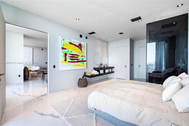 Photo - 650 NE 32nd St Condo Unit UPH5302