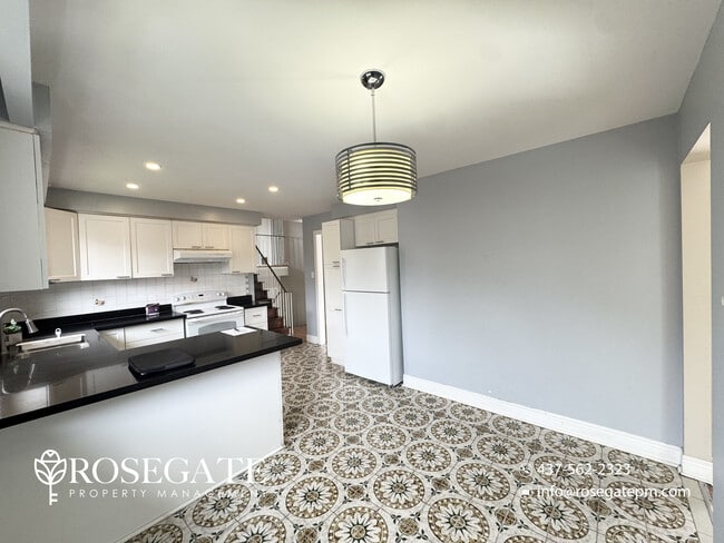Photo - Spacious 3-Bedroom Main Level Apartment with Private Balcony – Brampton Unit 1