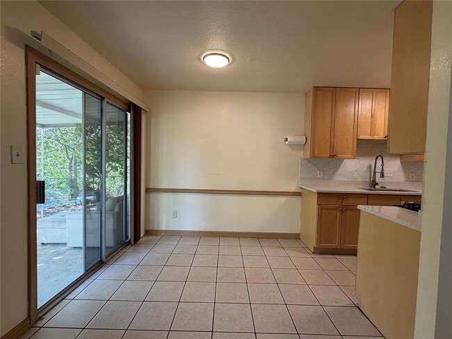 Photo - 1200 Warrington Dr