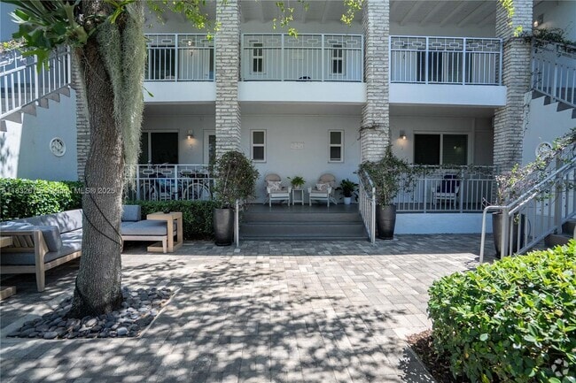 Building Photo - 117 S Shore Dr Unit 8 Rental