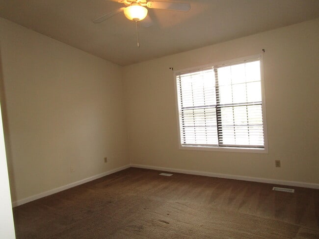 Photo - 645 Archdale Dr