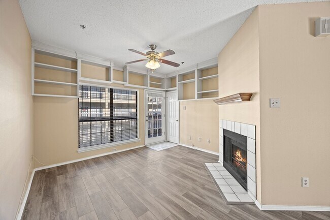 Photo - 4800 W Lovers Ln Unidad 406D