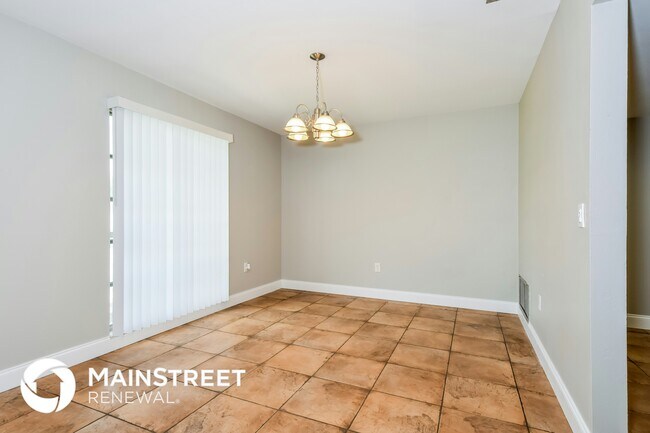 Photo - 2348 Ivy Ave