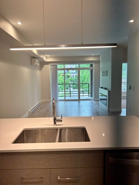 Photo - 45510-45510 Market Way