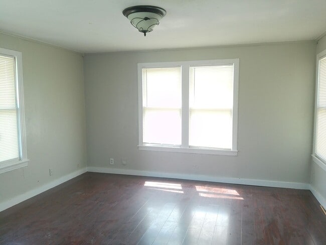 Photo - 3549 Cypress St