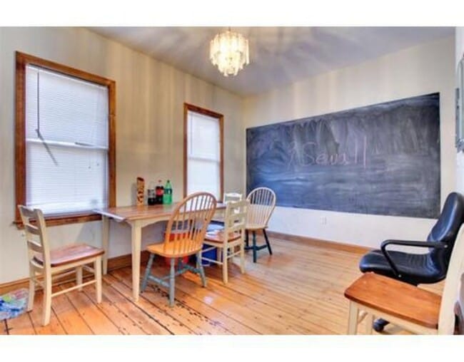 Photo - Mission Hill 5bed 2.5 bath available 9/1