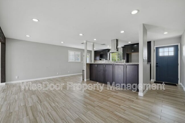 Photo - 387 E Nubia St