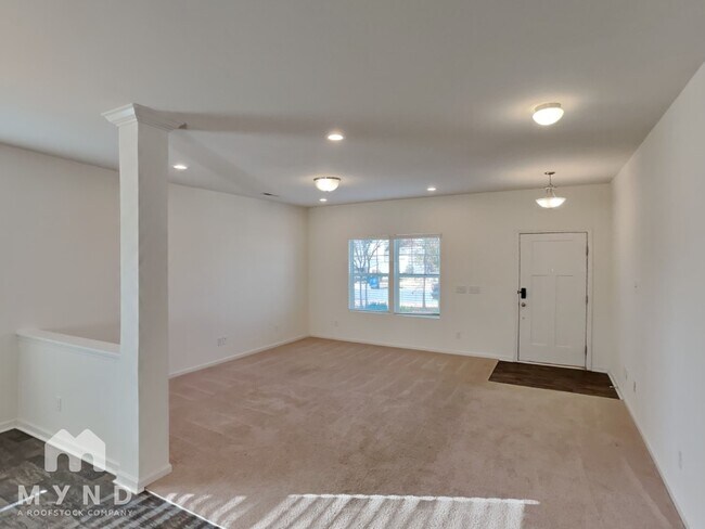 Photo - 2015 Creeks Landing Dr