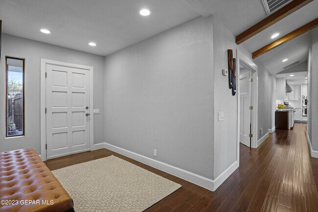 Photo - 413 Hollydale Dr