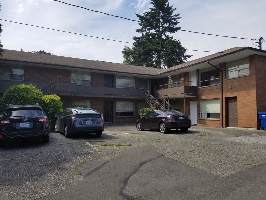 Photo - 4255 Gilman Ave W (Seattle, WA)