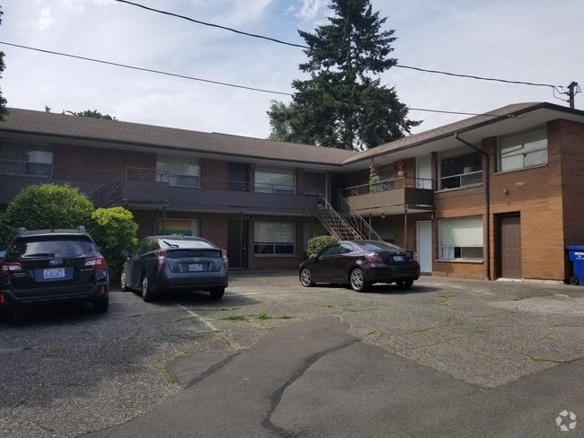 Building Photo - 4255 Gilman Ave W Unit 4 Rental