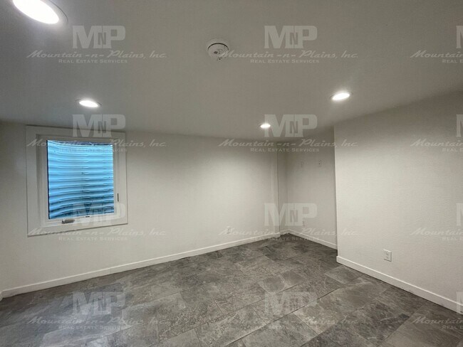 Photo - 610 S Loomis Ave