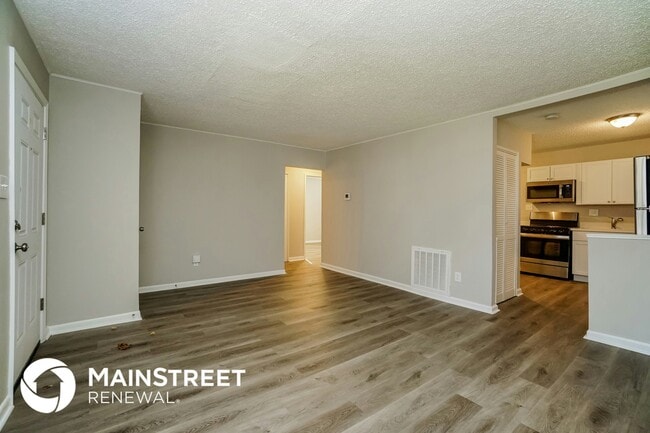 Photo - 5103 Dimson Dr N