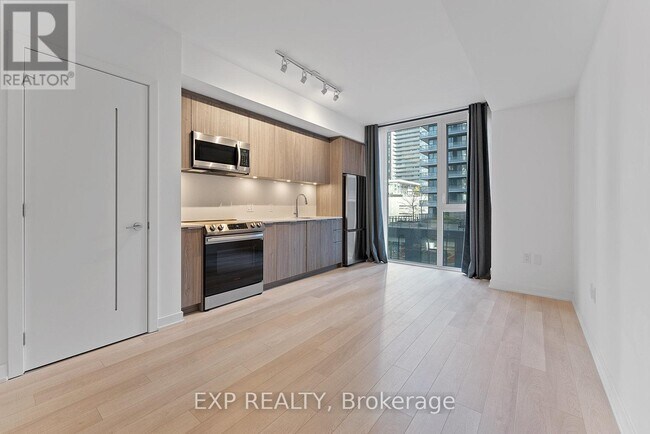 Photo - 357 King St W Unit 706