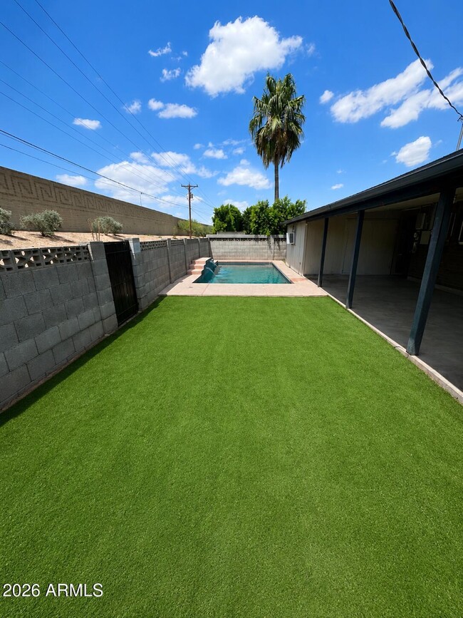 Photo - 1243 E Riviera Dr