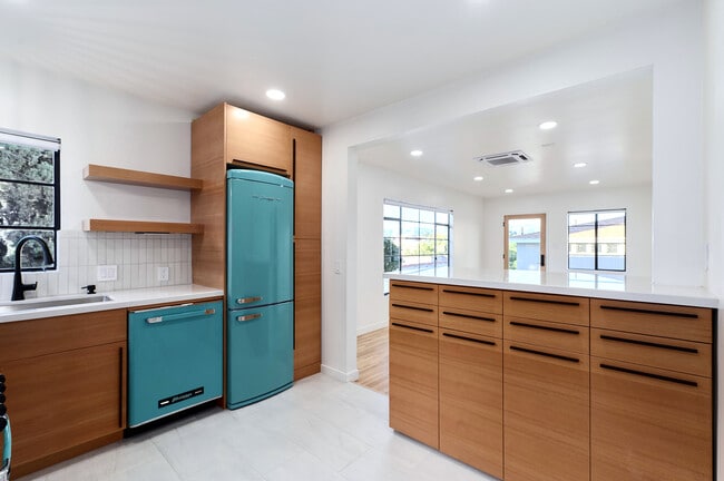 Kitchen/Living - 1940 Clinton St