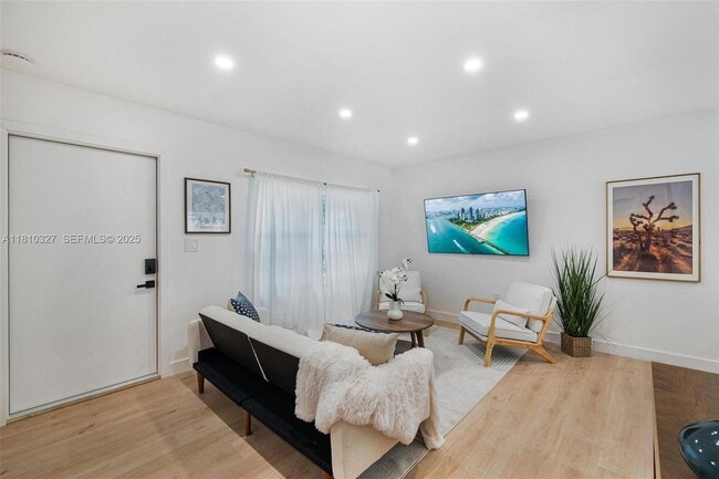 Photo - 12325 NE 11th Pl