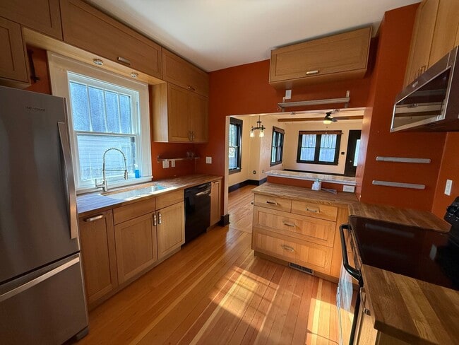 Building Photo - 228 8th Ave SE