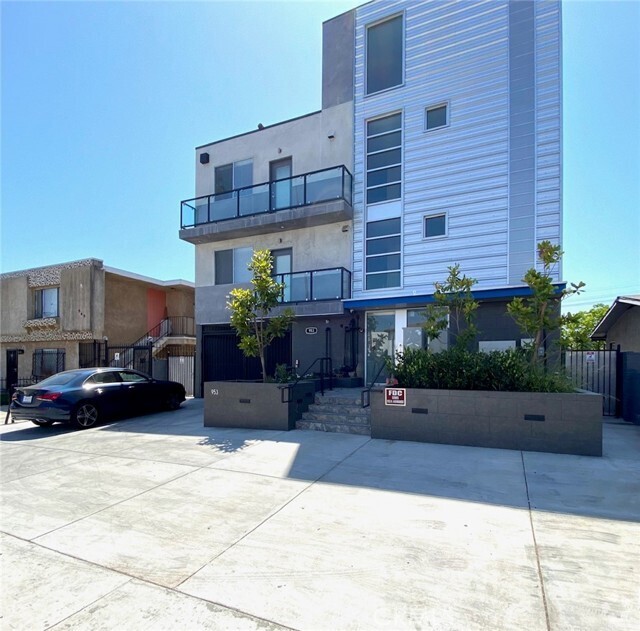 Building Photo - 953 Normandie Ave Unit 305 Rental
