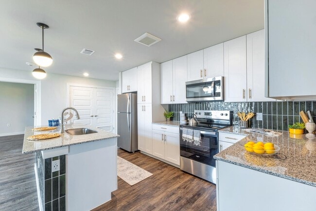 Photo - 1000 E Yager Ln