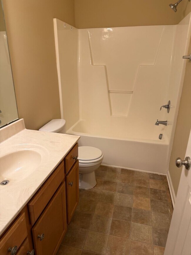 Photo - 2026 Highland Village Dr