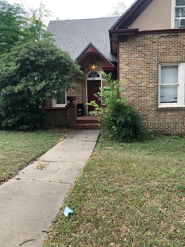 Photo - 827 Harris Ave