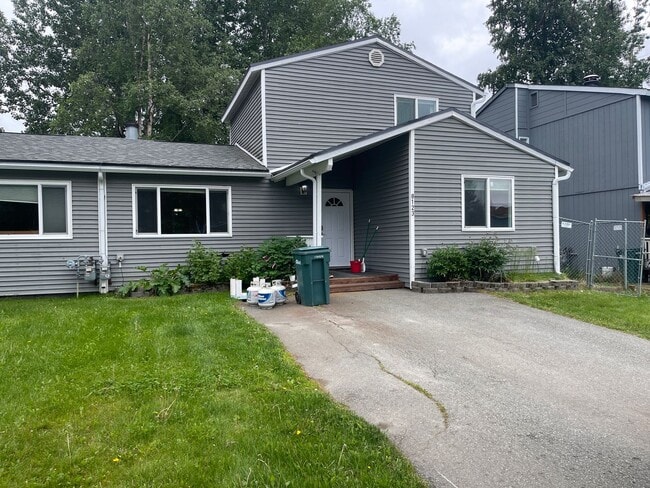 Building Photo - Jewel Lake 3 Bed/2 Bath with Fenced Yard Rental