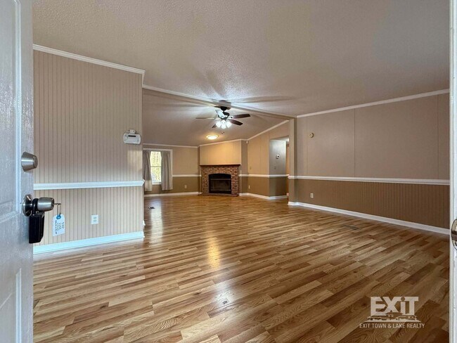 Photo - 3 Bedroom, 2 Bathroom Home in a Beautiful Country Setting