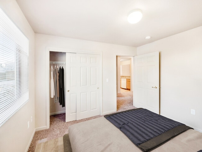 Lexington Hills Apartments