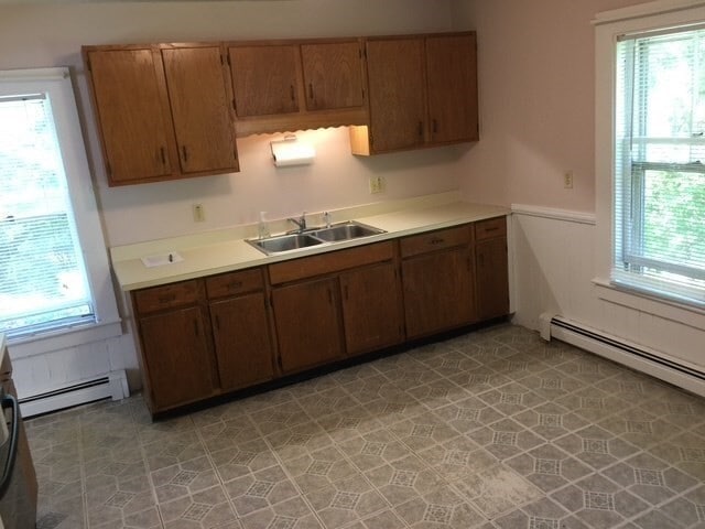 9 E Walnut St