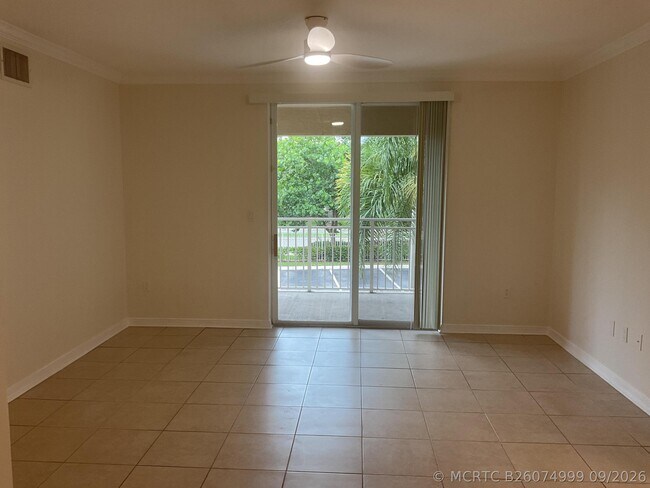 6505 Emerald Dunes Dr Unidad 204